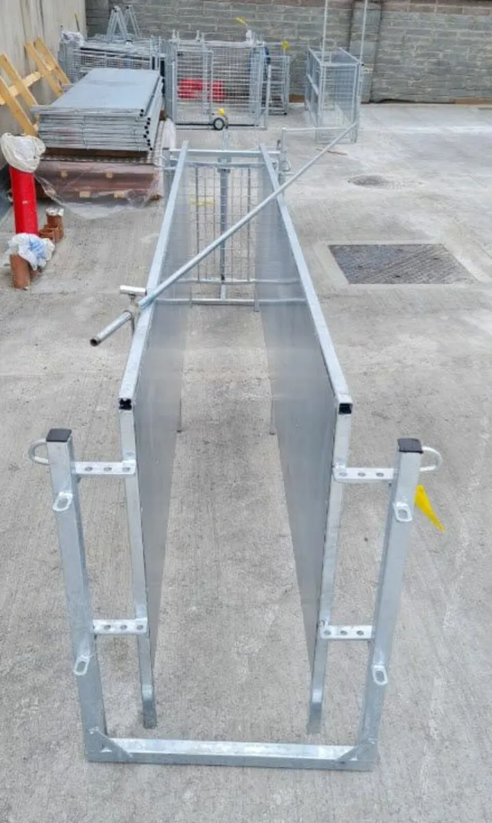 Portable adjustable race - Image 1