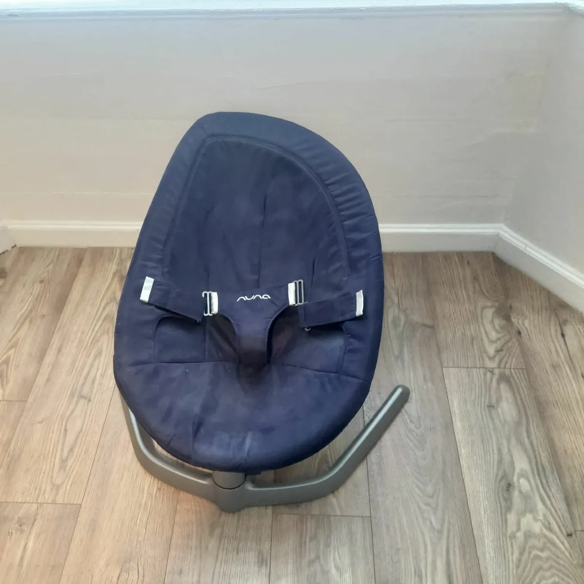 Nuna Leaf baby swivel chair - Image 2