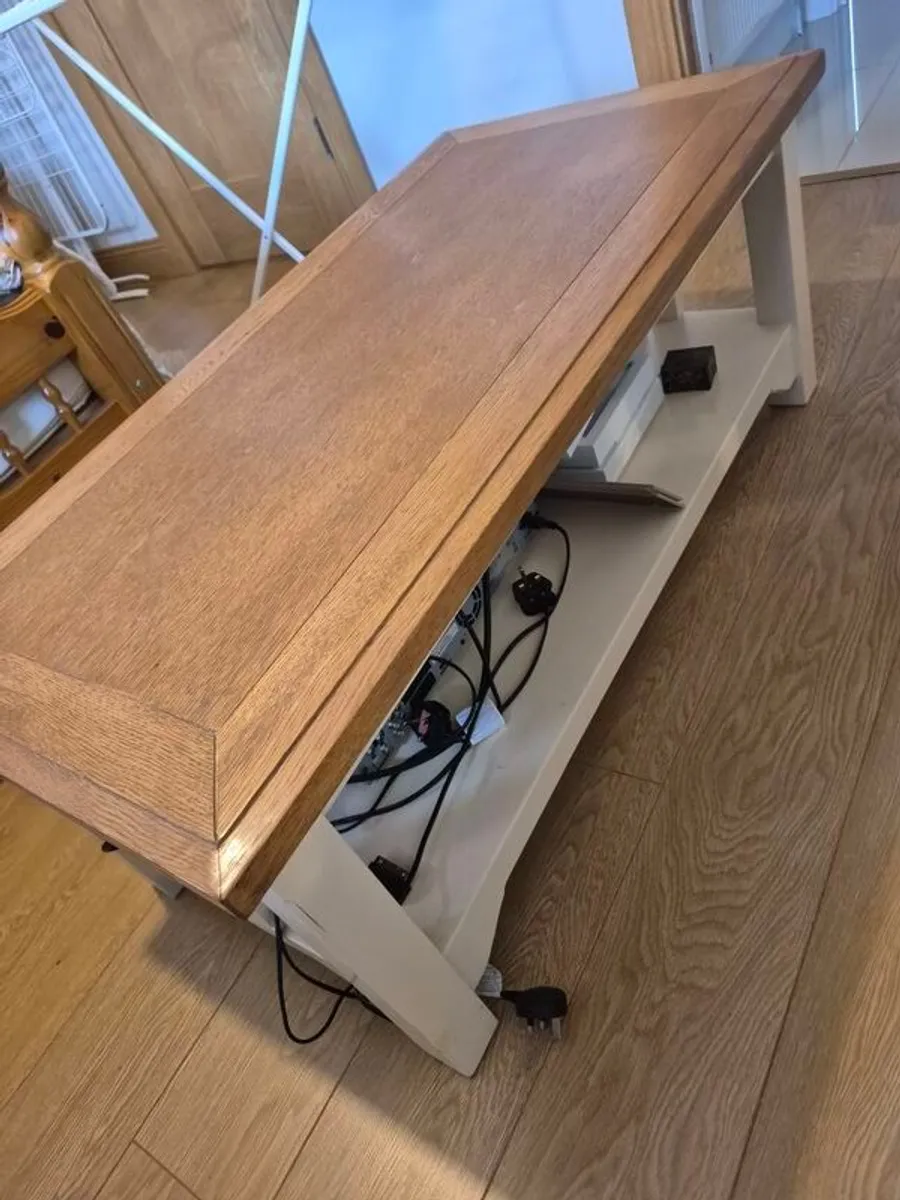 table - Image 4