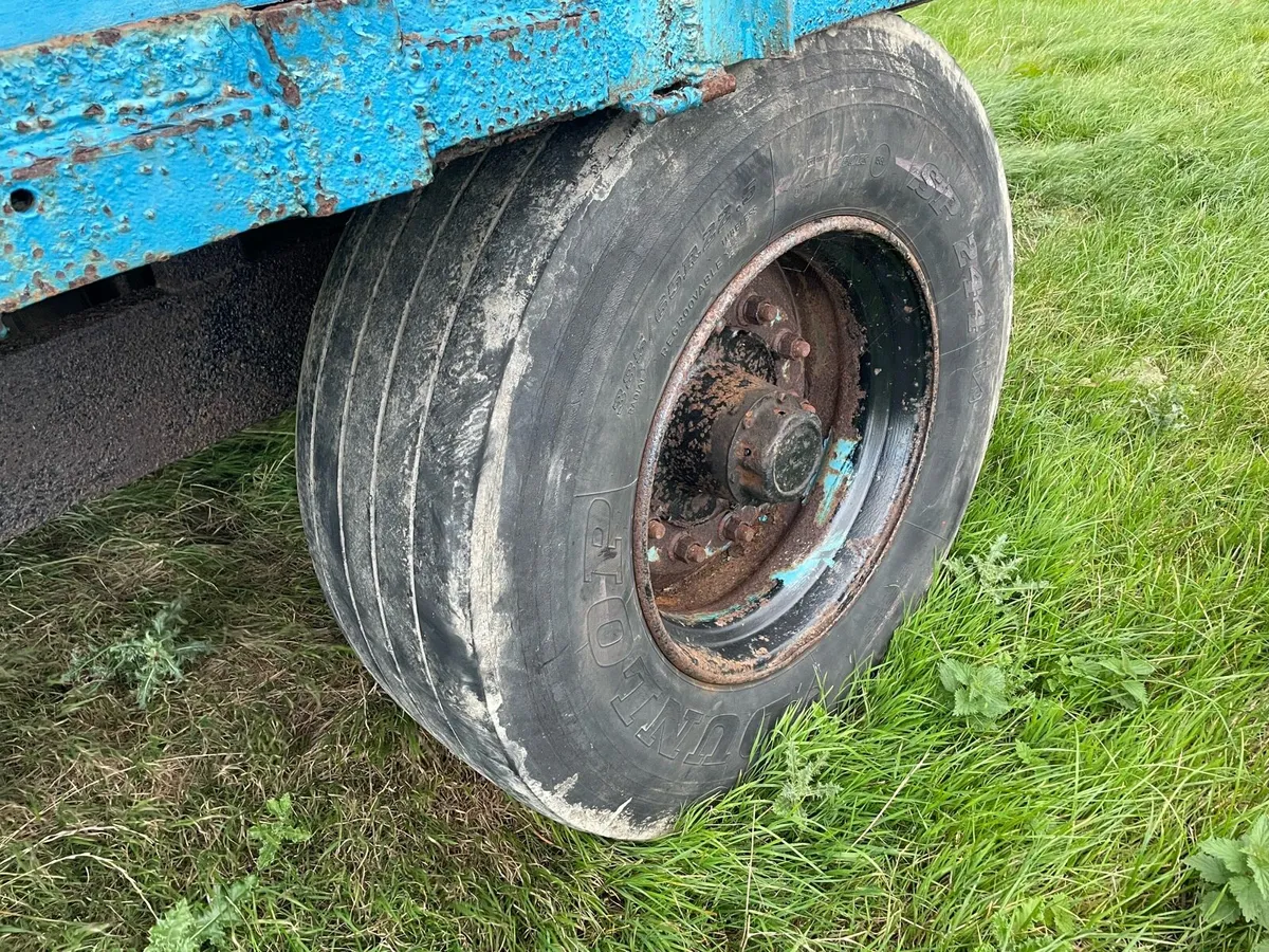 15x8 grain Dooley grain trailer - Image 4