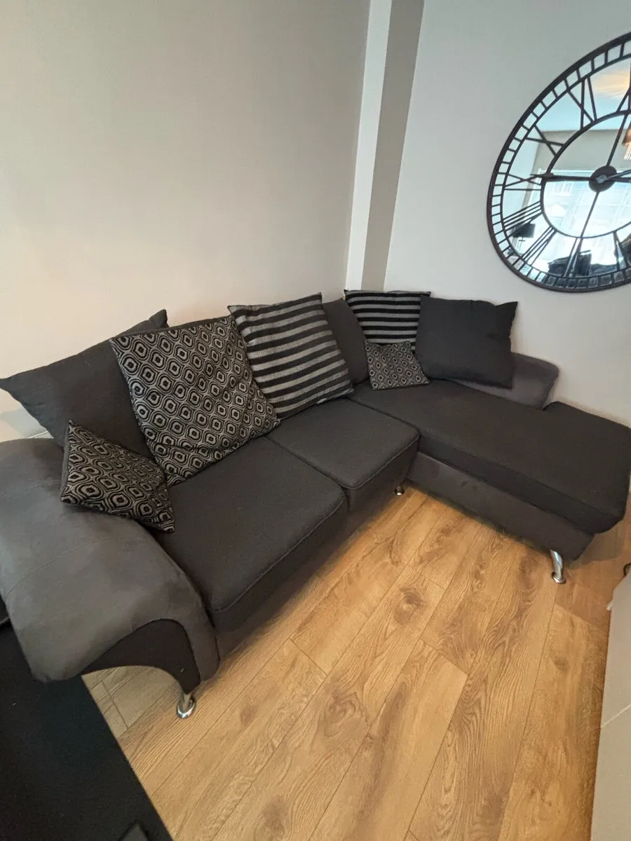 L shaped couch - Image 3
