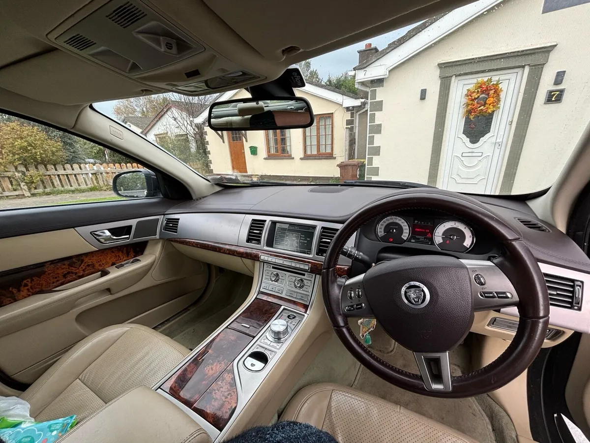Beautiful jaguar XF 3.0 V6 - Top Spec - NEW NCT ! - Image 4