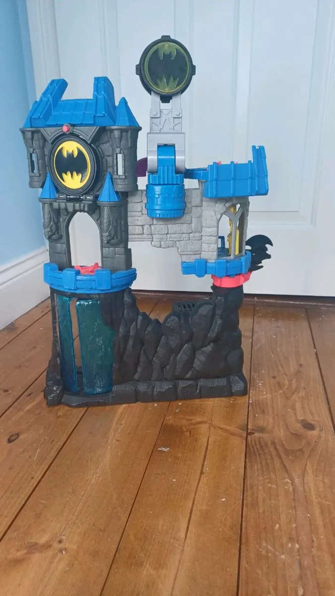 Bat cave - Image 1