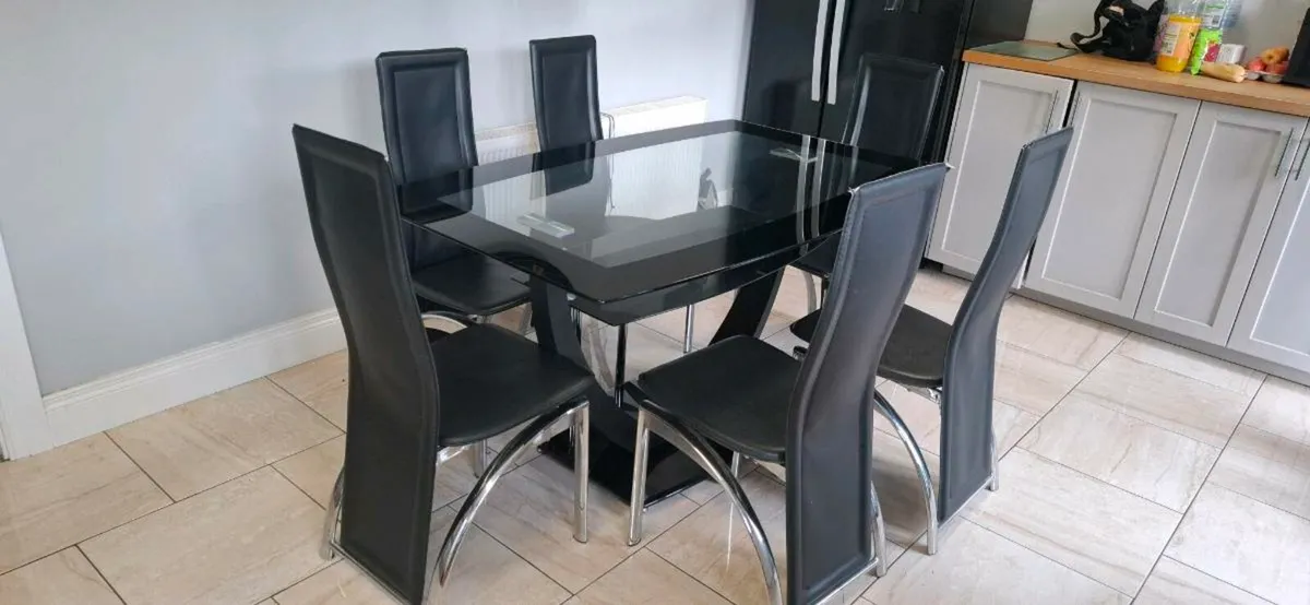 Glass Kitchen Table and 6 chairs free to go - Image 2