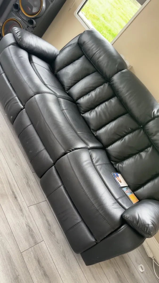 3 seater recliner - Image 2