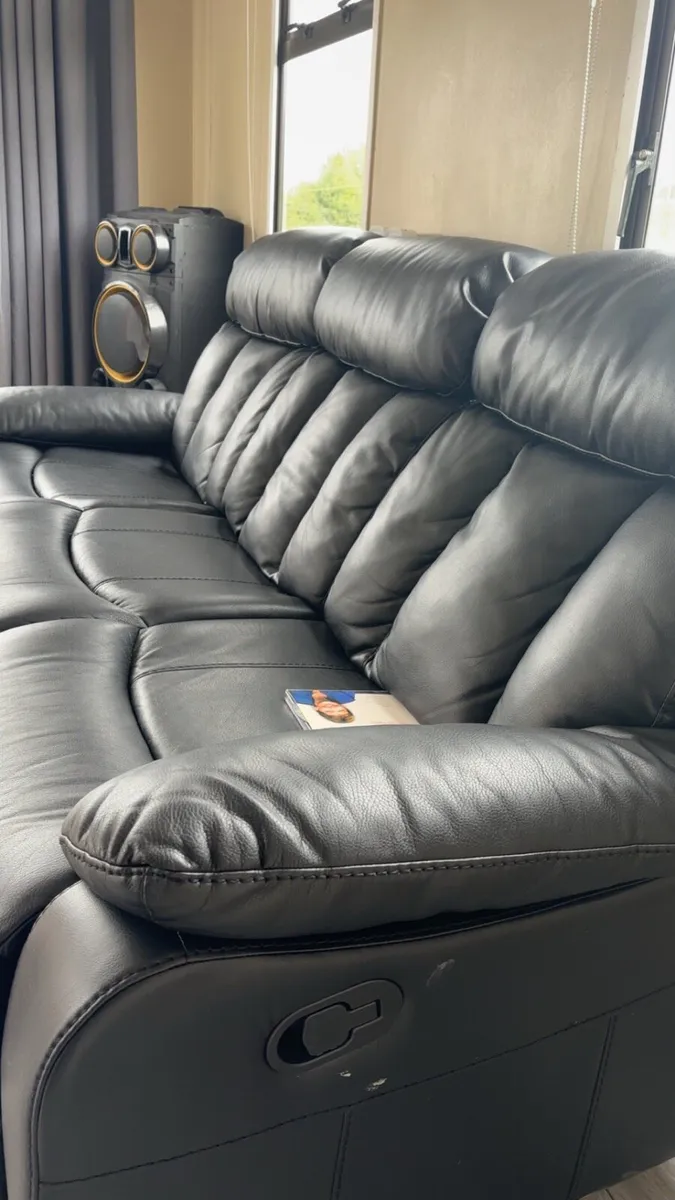 3 seater recliner - Image 3