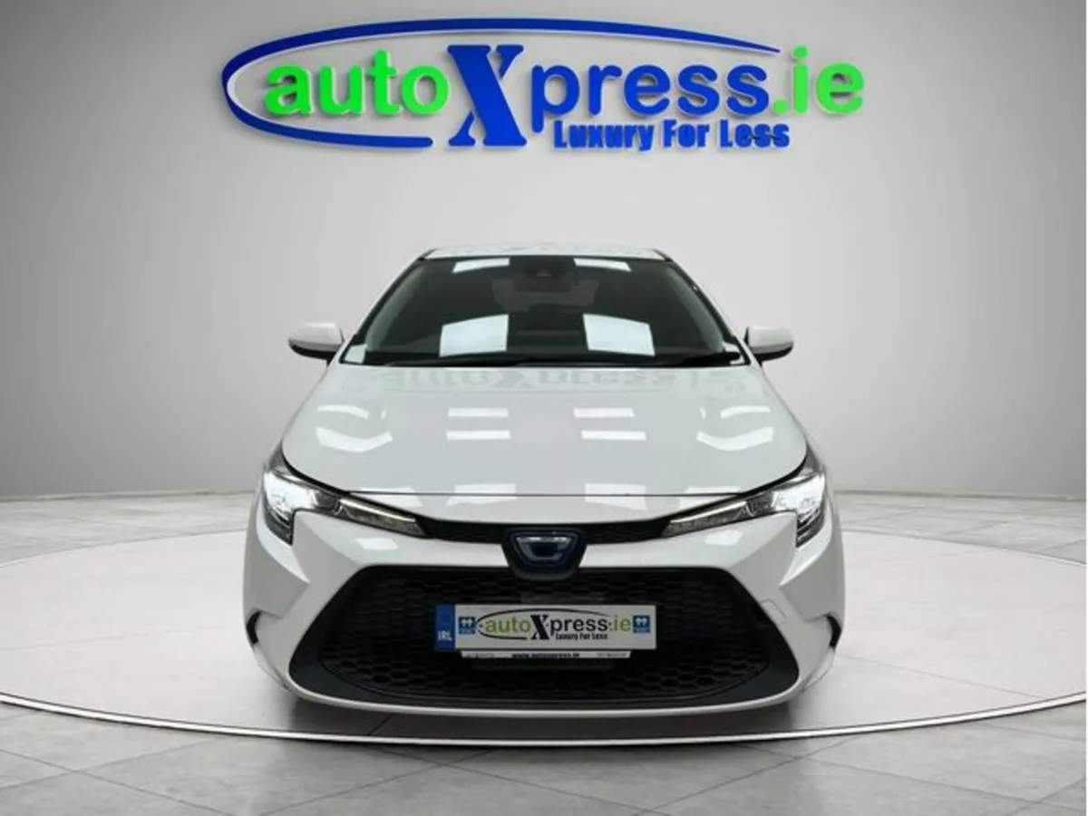 Toyota Corolla TOURING HYBRID 1.8 Automatic, Rever - Image 3