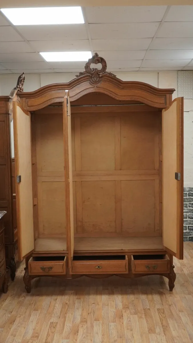 Complete 6-Piece French Oak Bedroom Suite - Image 2