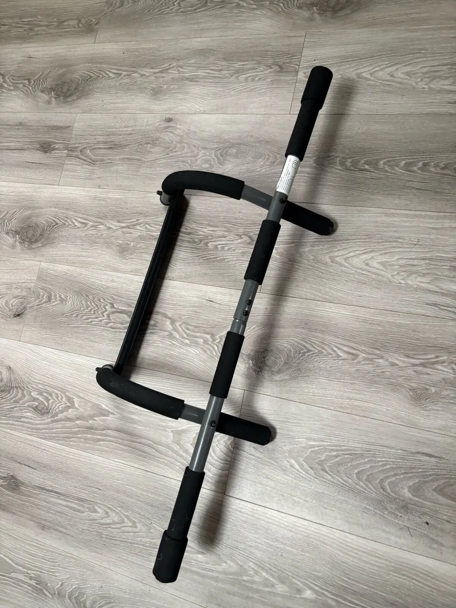 pull up bar - Image 1