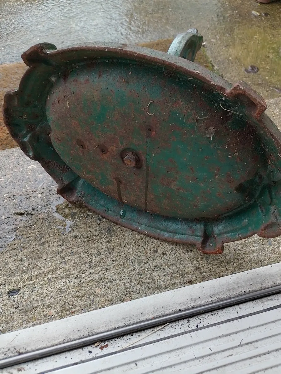 CAST IRON BOOT SCRAPER - Image 2