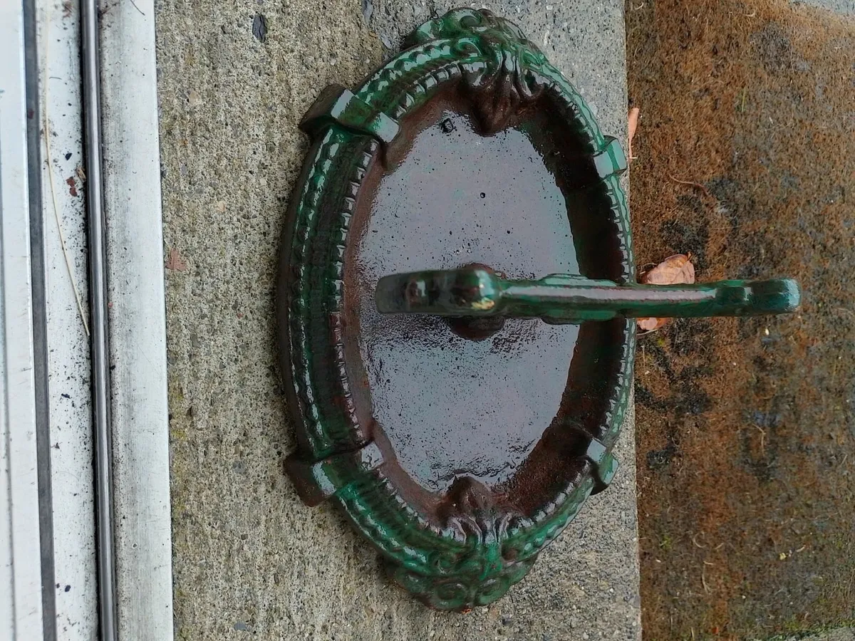 CAST IRON BOOT SCRAPER - Image 1