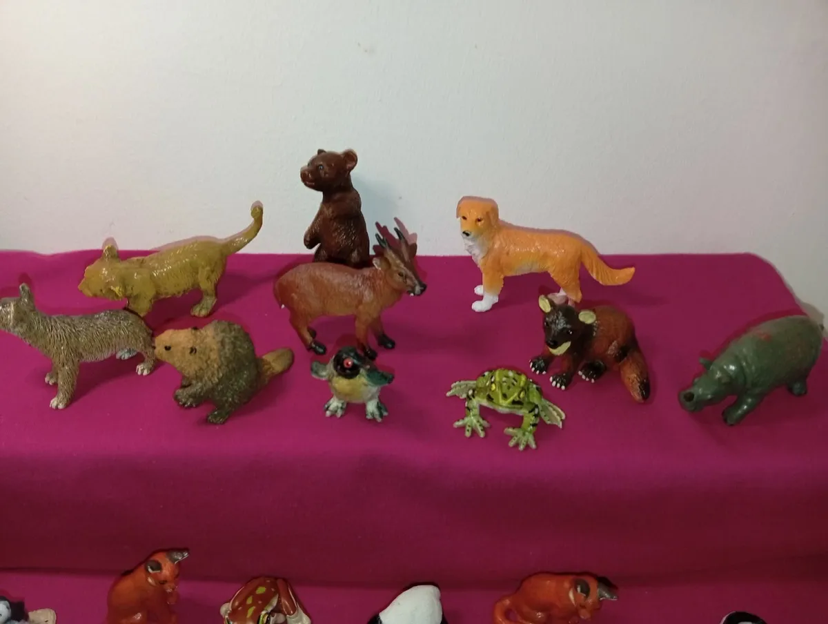 Vintage Collection of AAA Elc and Vintage Cadburys - Image 3