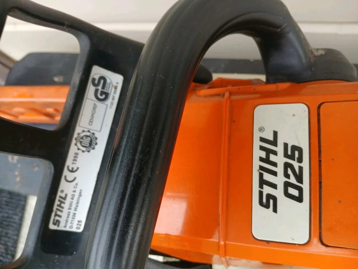Stihl  025 chainsaw - Image 2