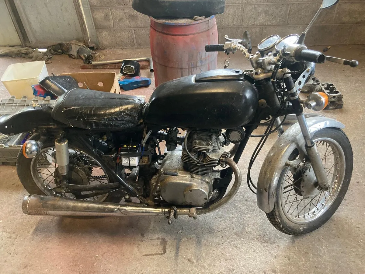Honda 175 CD - Image 1