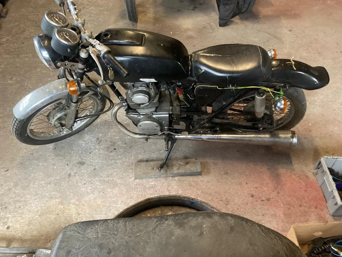 Honda 175 CD - Image 4