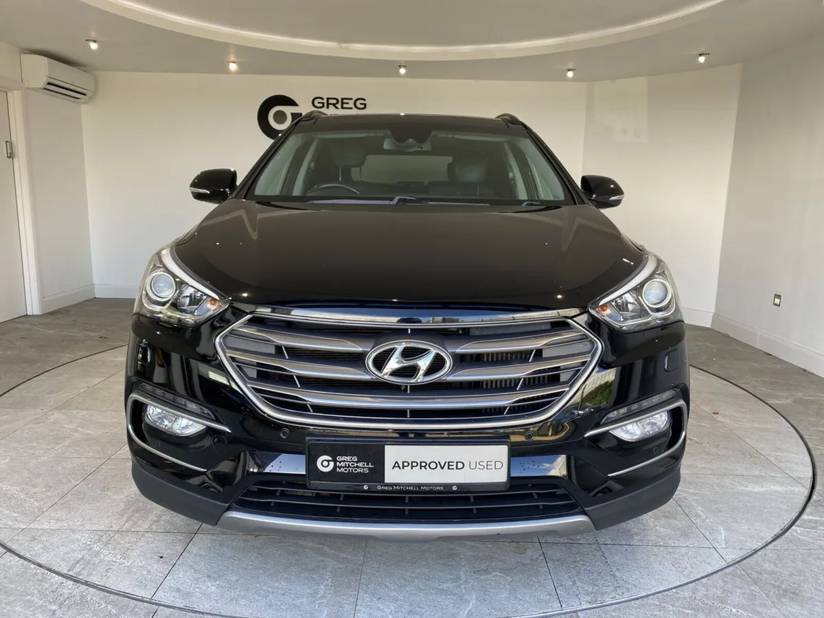 Hyundai Santa Fe 2017 - Image 2