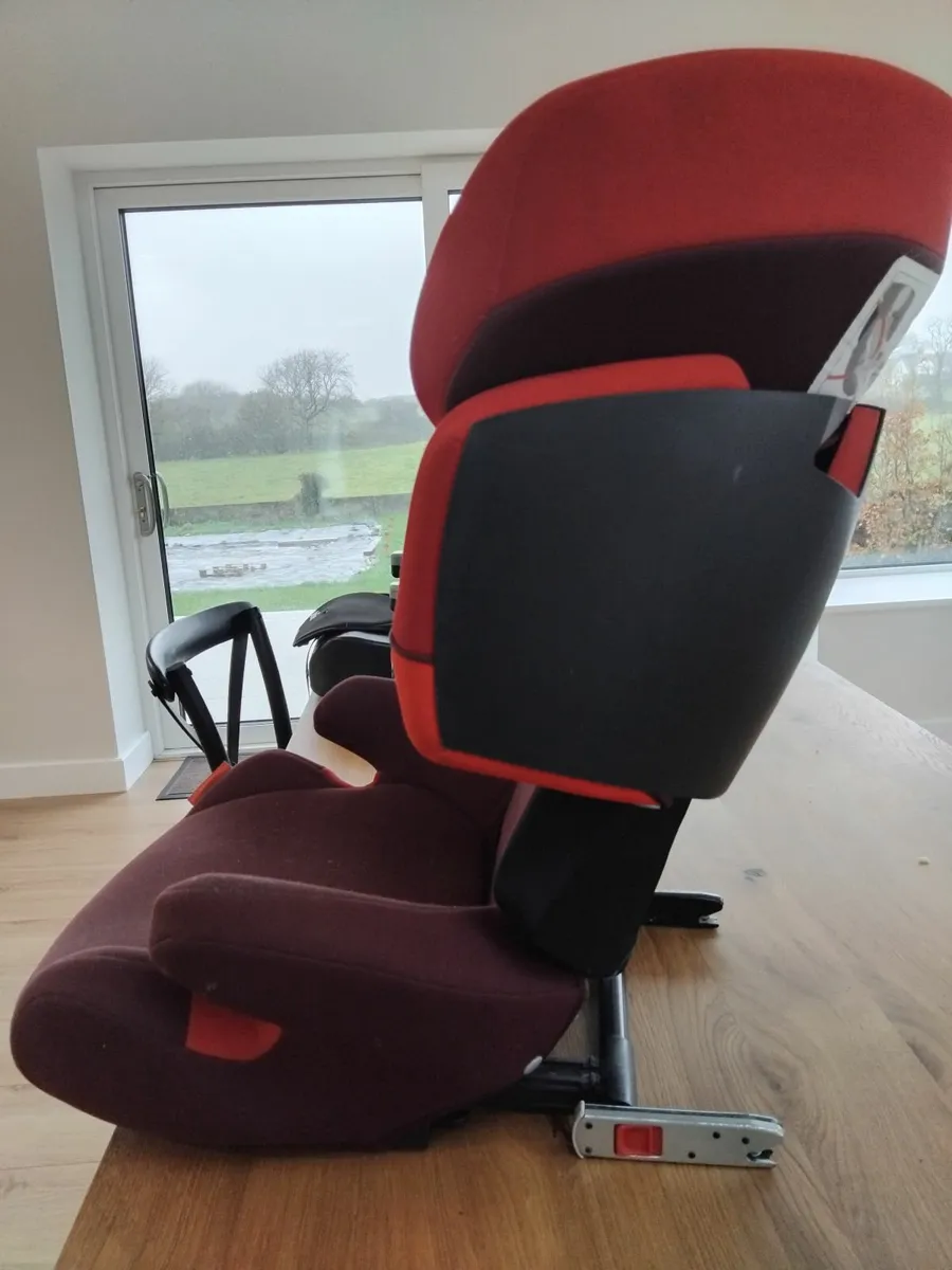 Car seat - Image 1