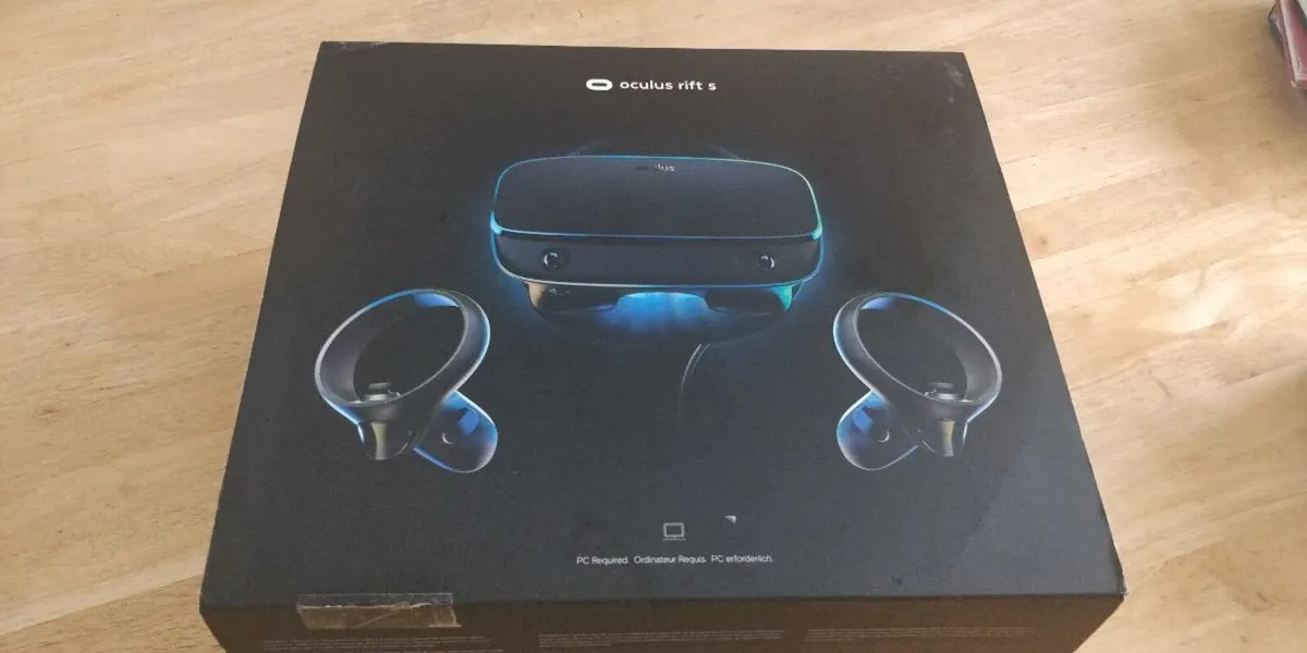VR headset - Image 1