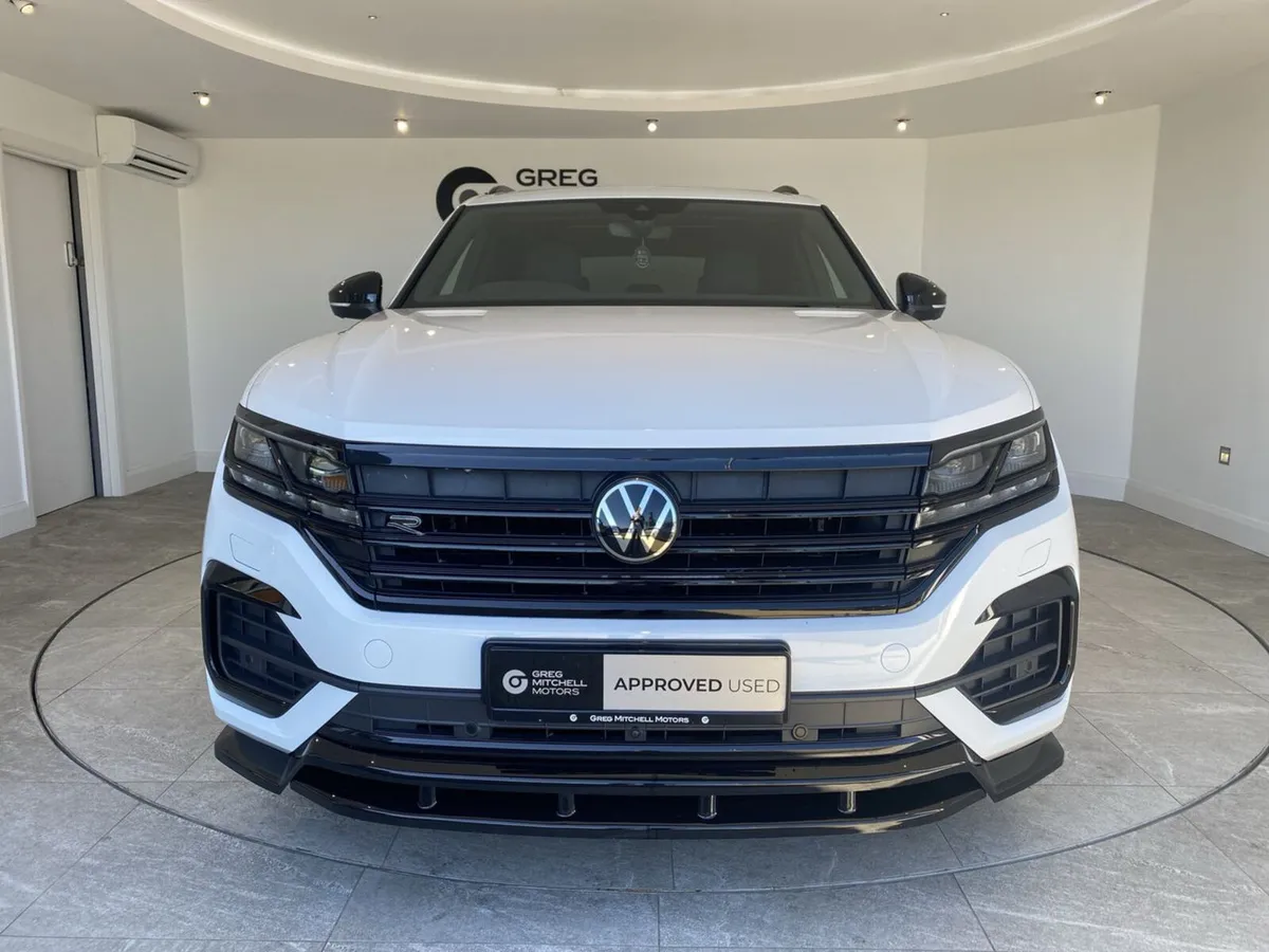Volkswagen Touareg 2022 - Image 2