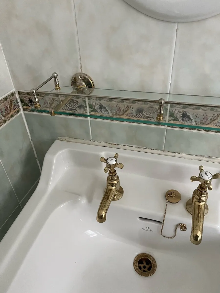 Bathroom glass shelf - Image 2