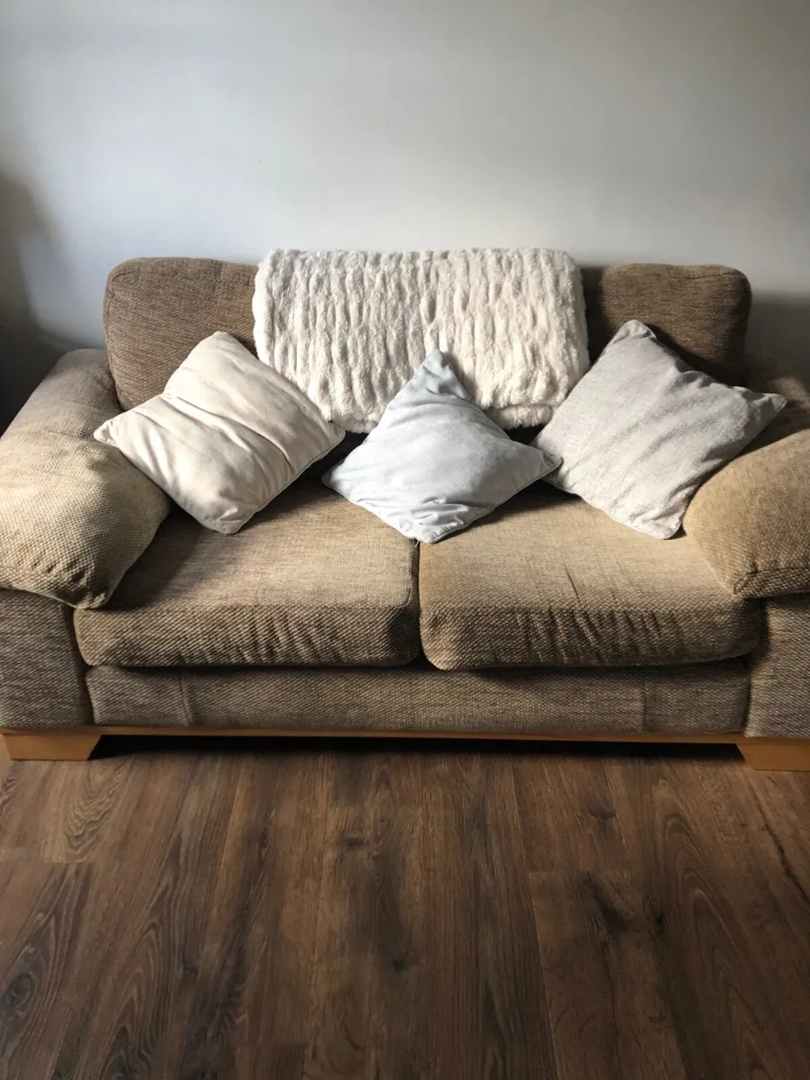 Couches - Image 2