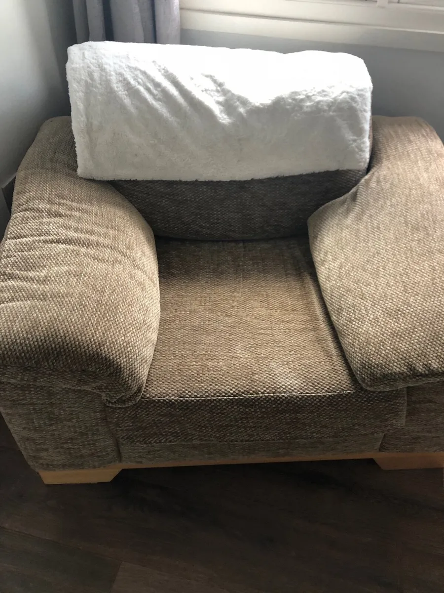 Couches - Image 3