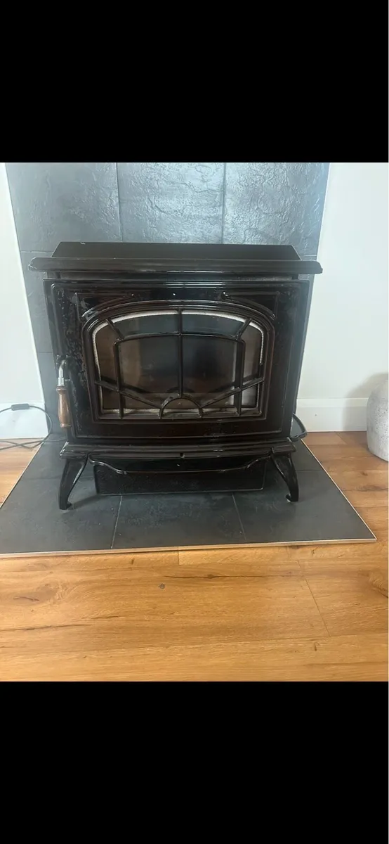 Waterford Stanley non-boiler oil stove - Image 1