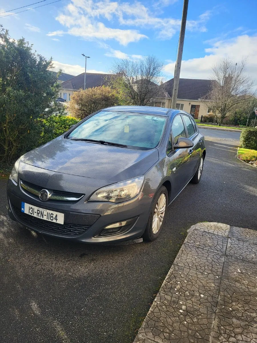 Vauxhall Astra 2013 - Image 1
