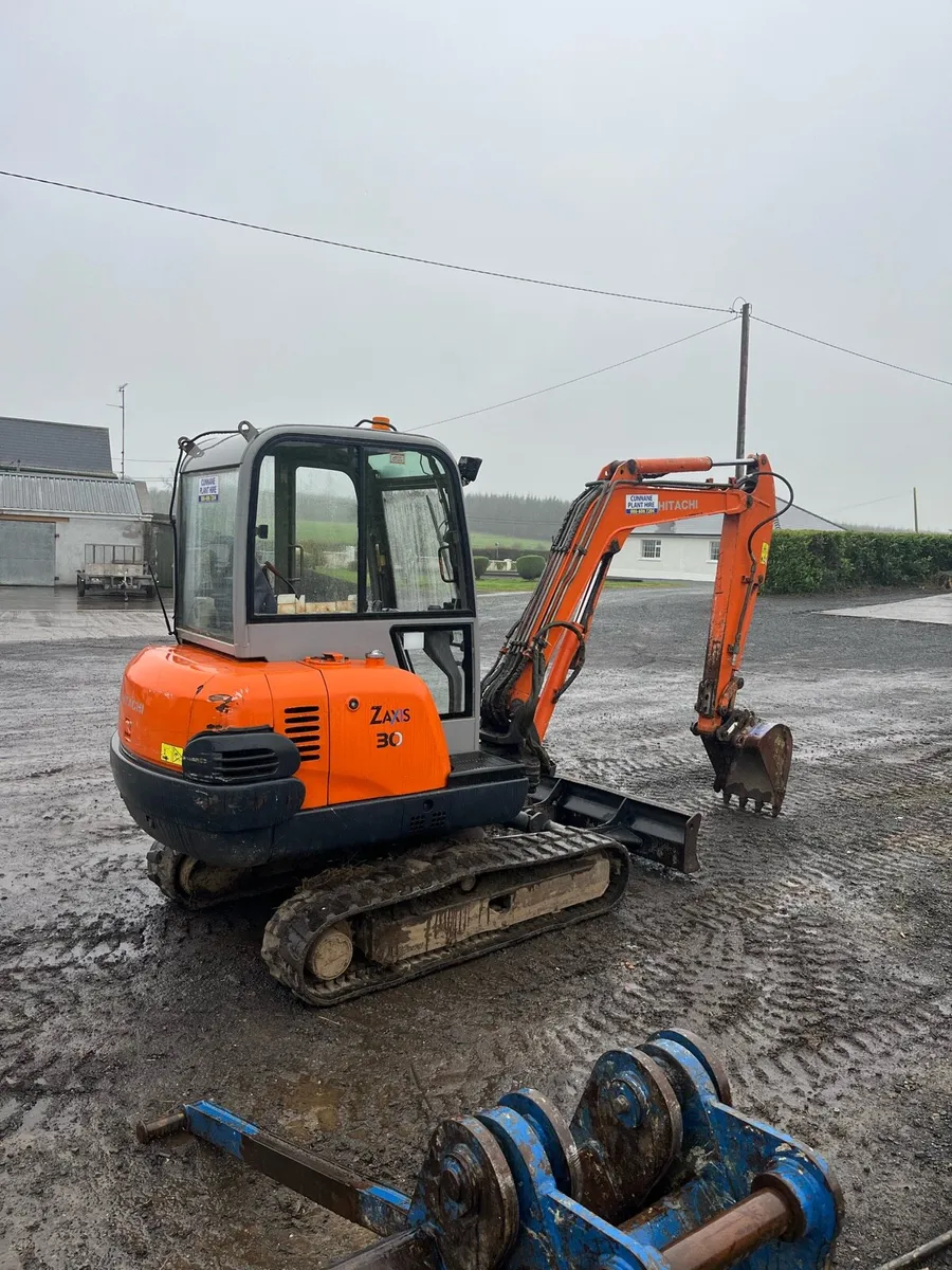 Zaxis 30 - Image 1