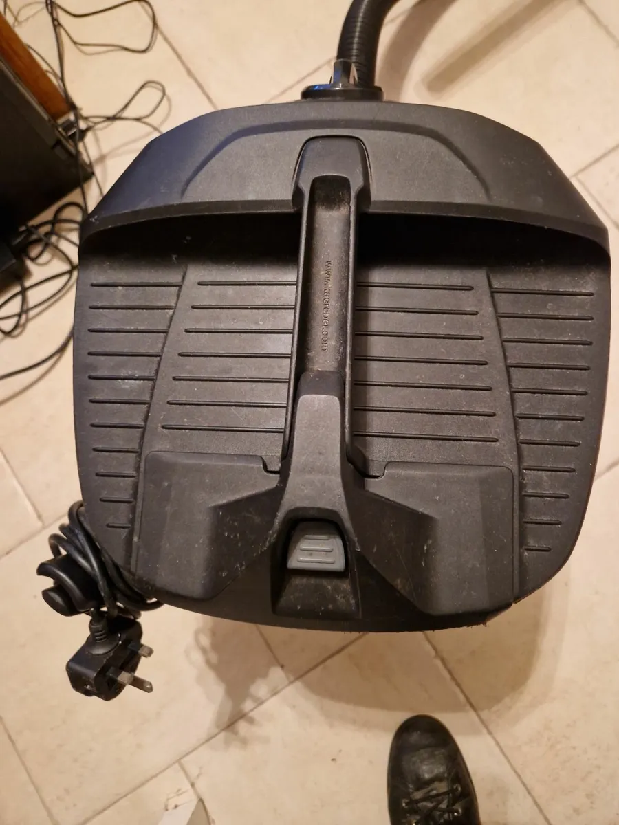 KARCHER Vacuum Cleaner Model KNT 4, Excellent Cond - Image 2