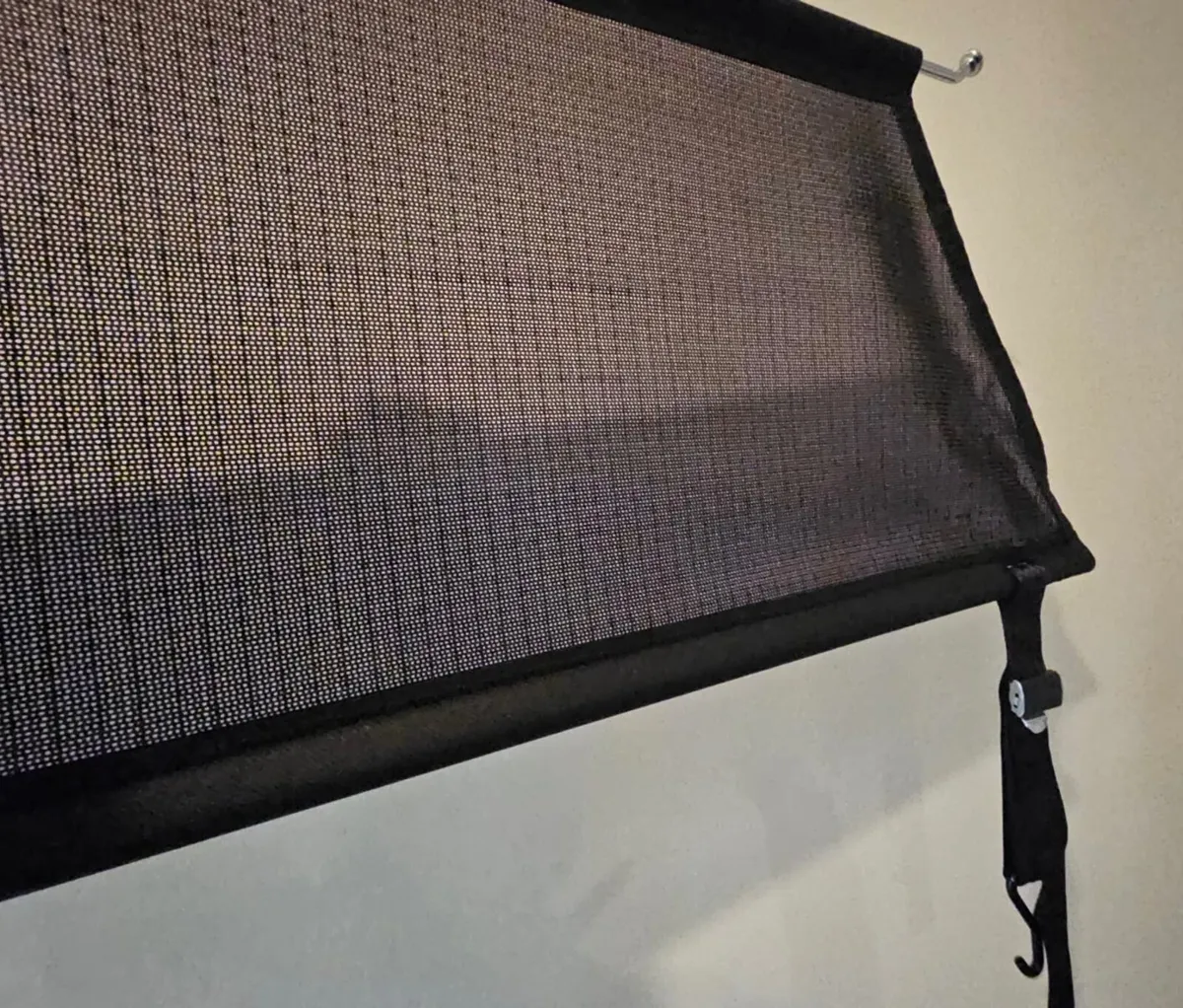 Ford Mondeo Load Retention Net/Screen - Image 2