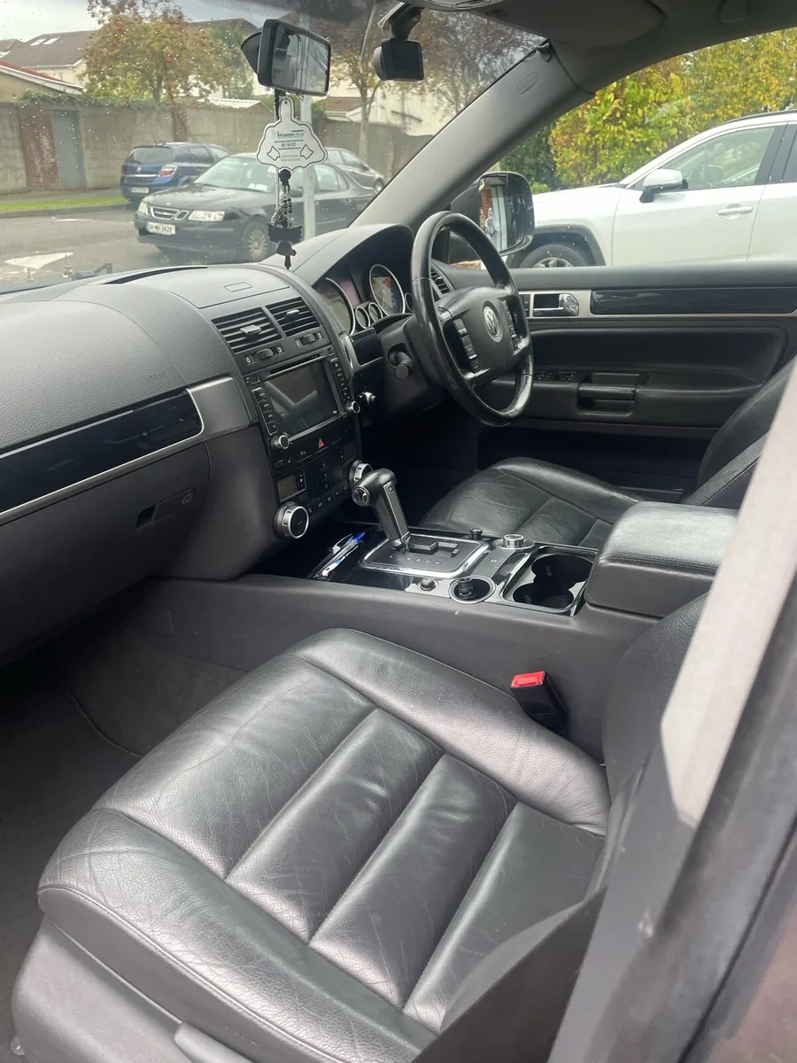 Vw touareg 2007 3L diesel V6 crew cab - Image 4