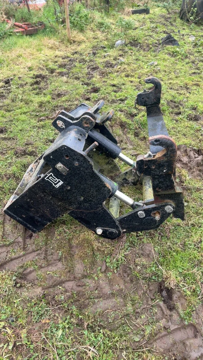 Front linkage - Image 1