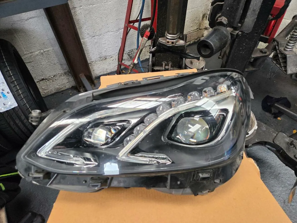 2015 MERCEDES E63 HEADLIGHTS LED - Image 1