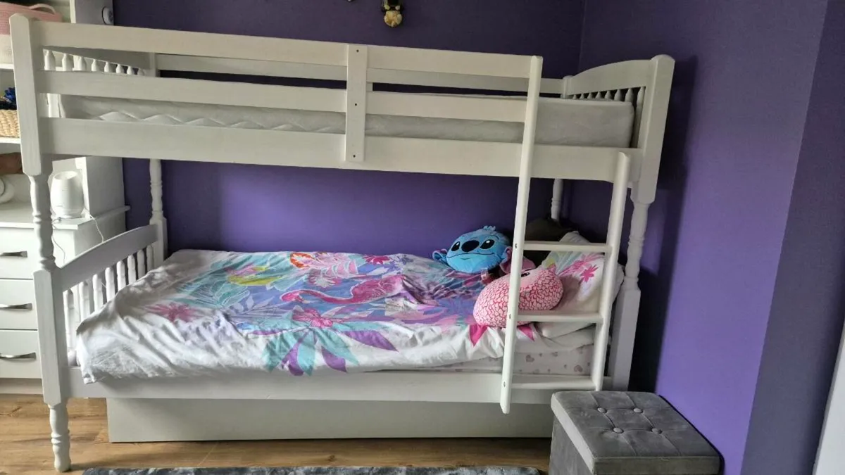 Bunk bed - Image 1