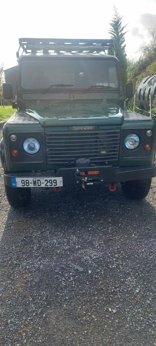 Land Rover Defender 1998 - Image 1