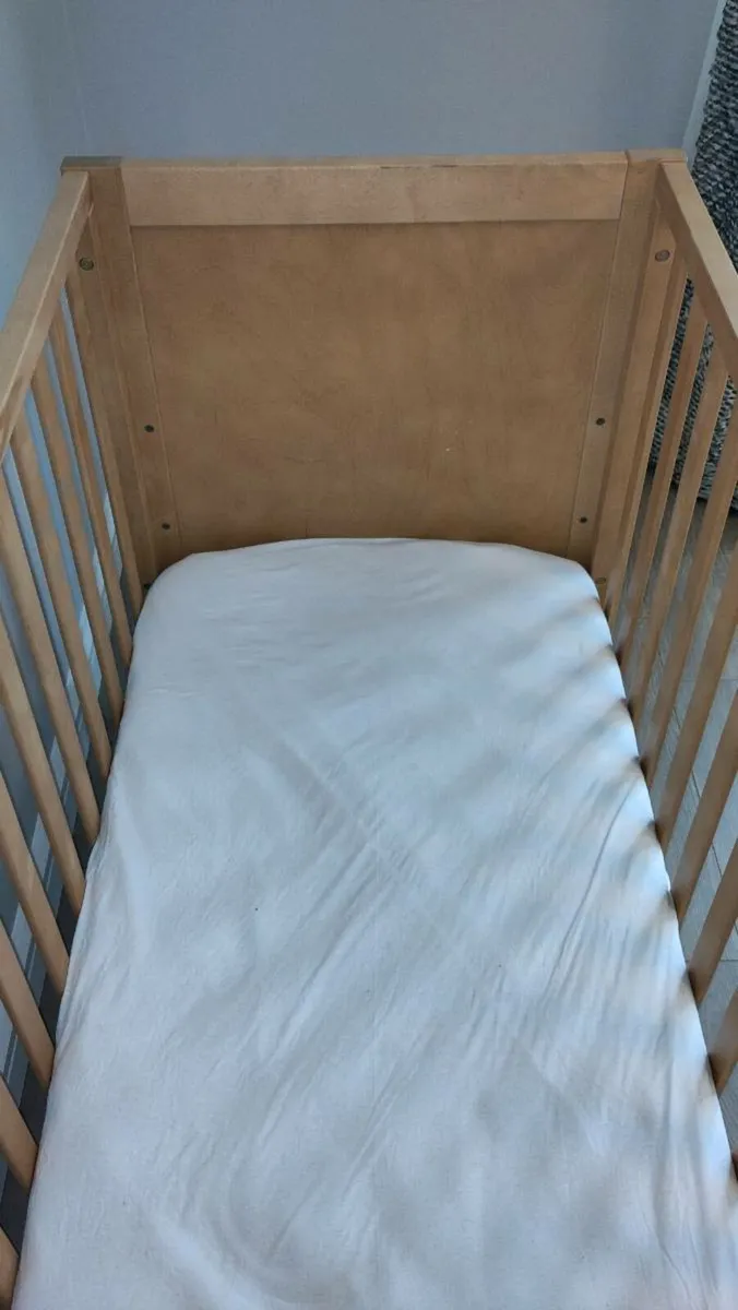 Troll nursery cot - excellent condition - Image 1