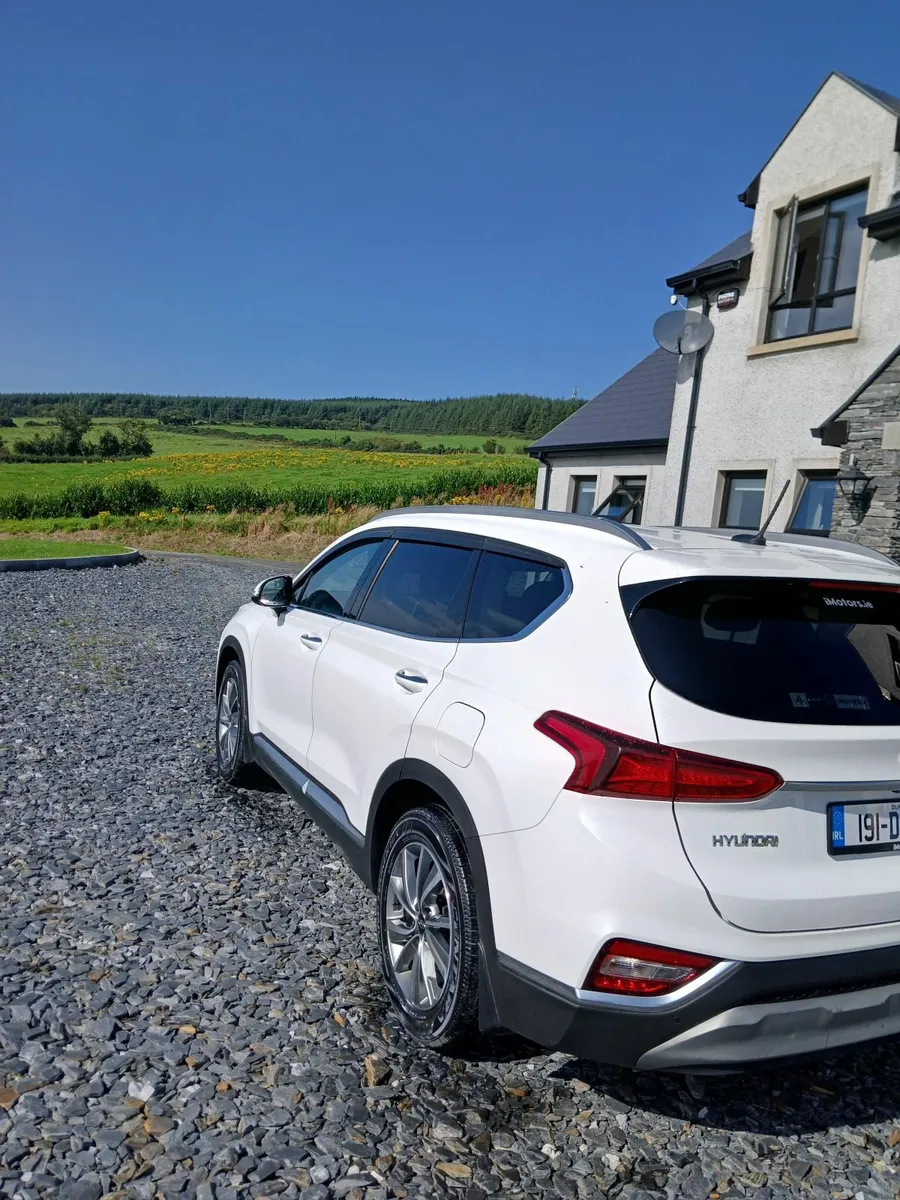 Hyundai Santa Fe 2019 - Image 4