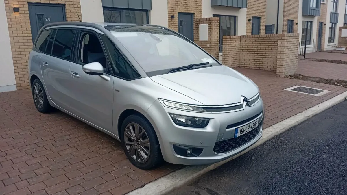 Citroën C4 16 7 seater - Image 1