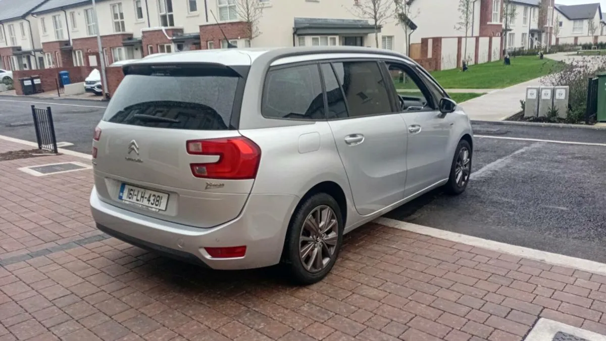 Citroën C4 16 7 seater - Image 3