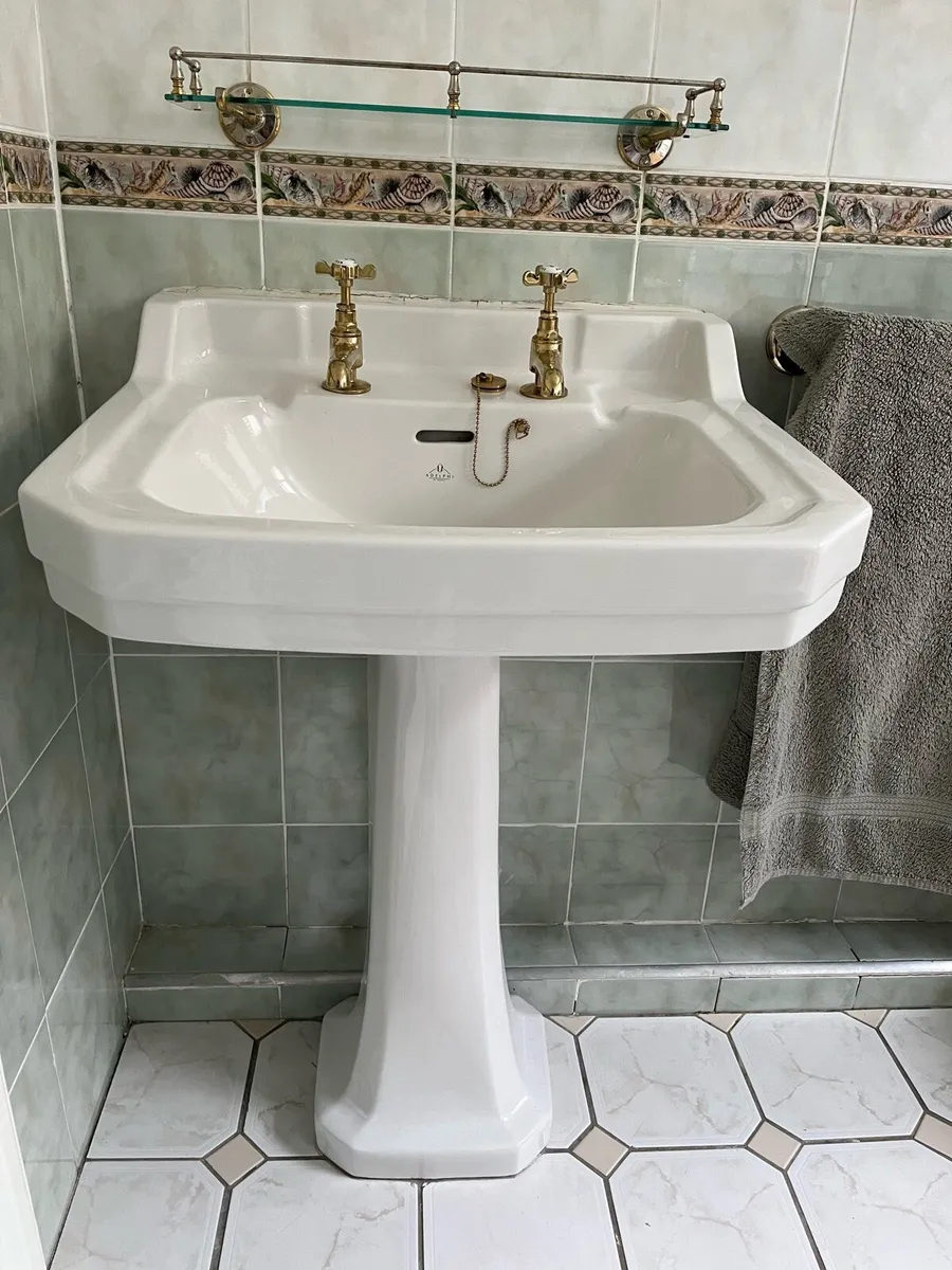 Bathroom sink - Image 2