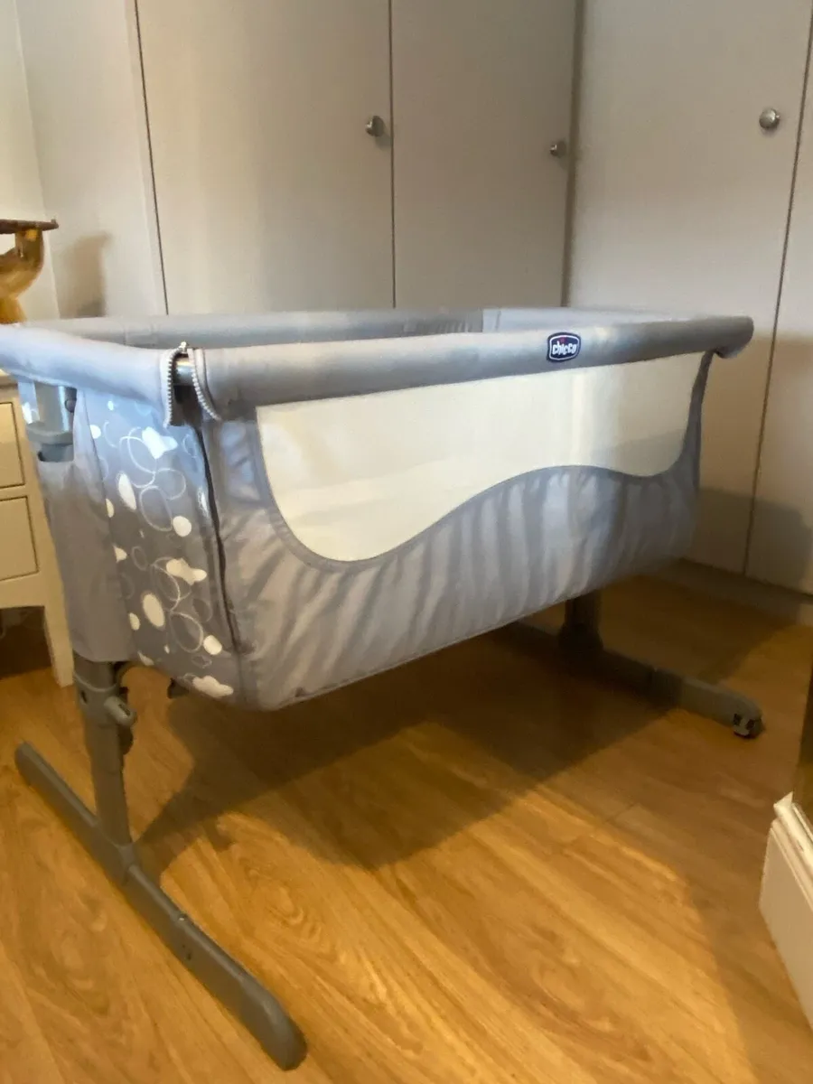 Baby side sleeper crib - Image 1