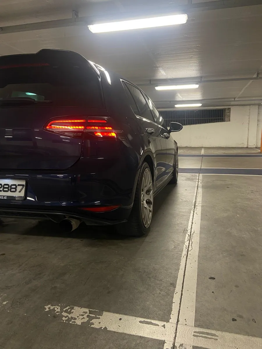Volkswagen Golf GTI - Image 3