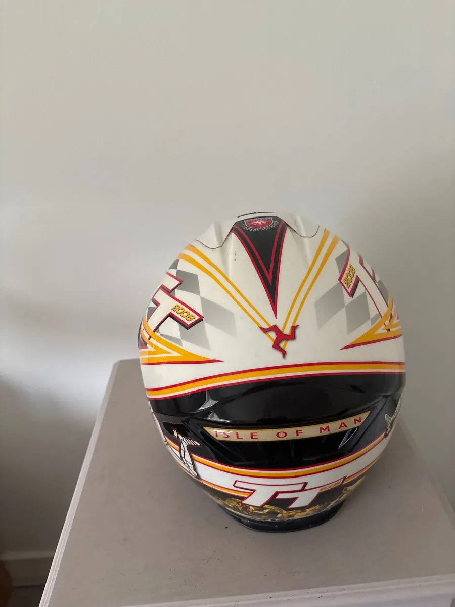 Motorbike helmet - Image 4