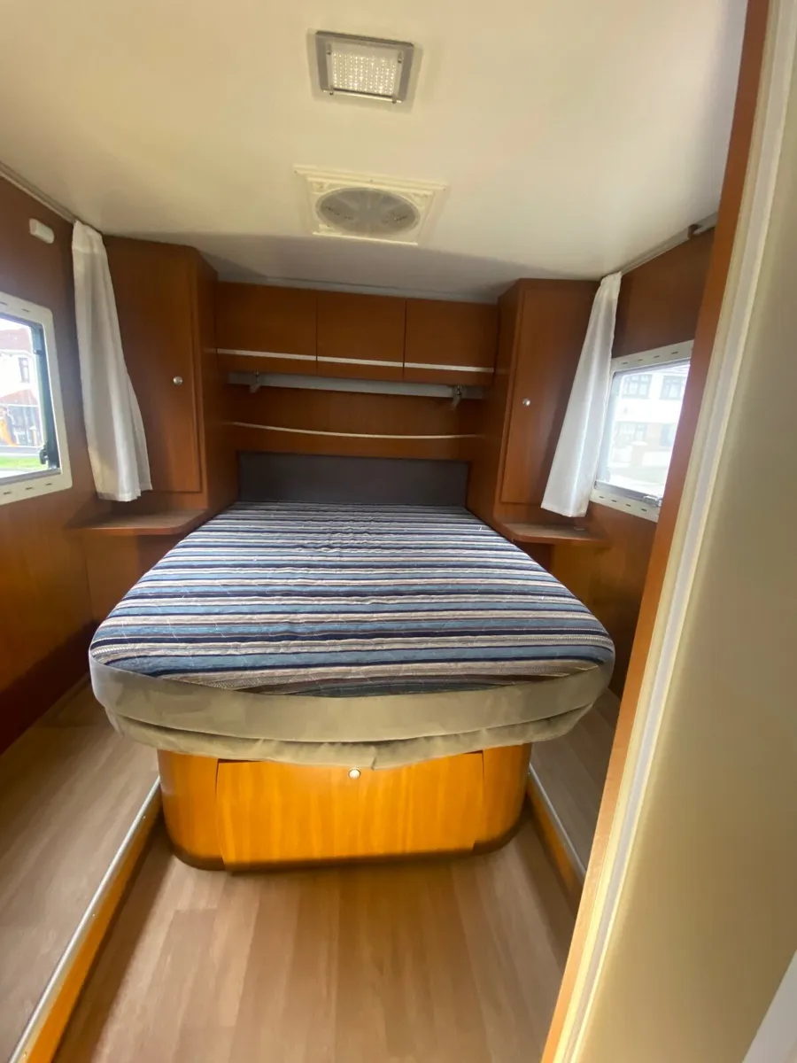 Motorhome - Image 2