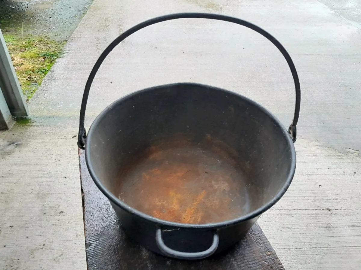 Antique  pots - Image 1