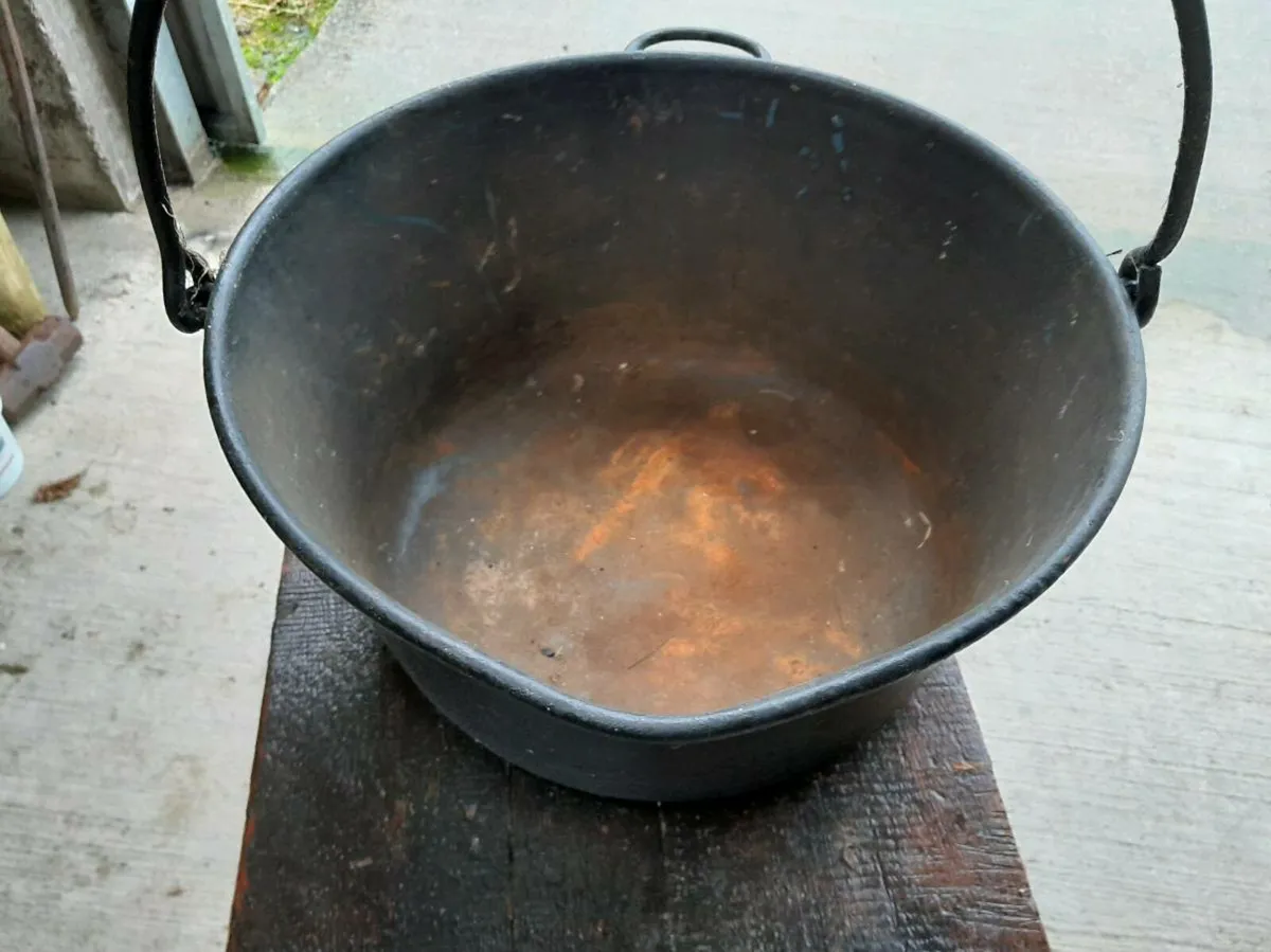 Antique  pots - Image 2
