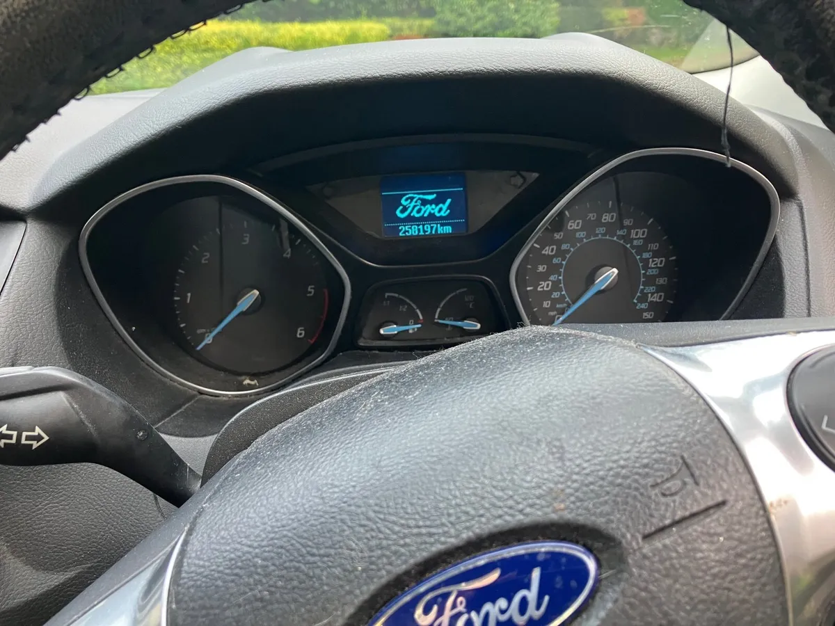 Ford Focus 2011 - Image 3