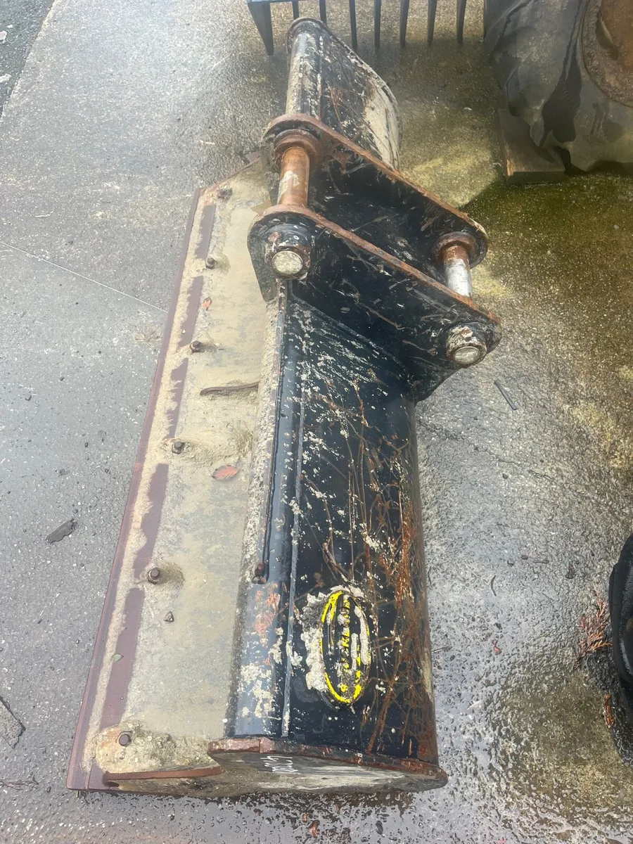 5ft Grading bucket 45mm pin - Image 1