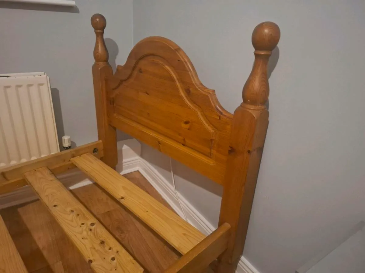 Single bed - Image 2